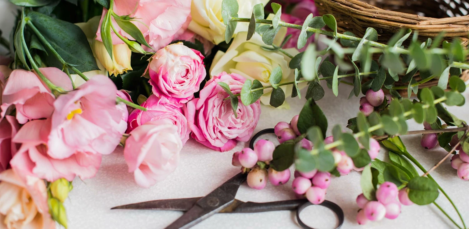 Red Flower Green Foliage Sales -Red Flower Green Foliage Sales flowers banner